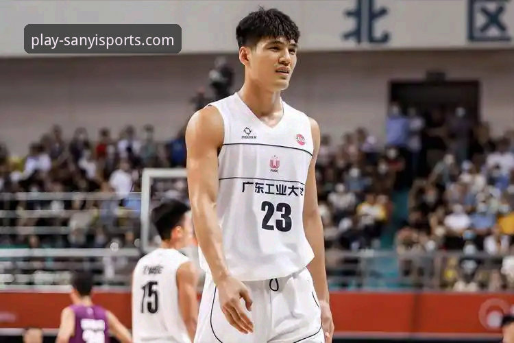 三亿体育手机应用 CBA状元陈国豪为何连续两次无缘对阵老东家?回避条款升级背后的博弈